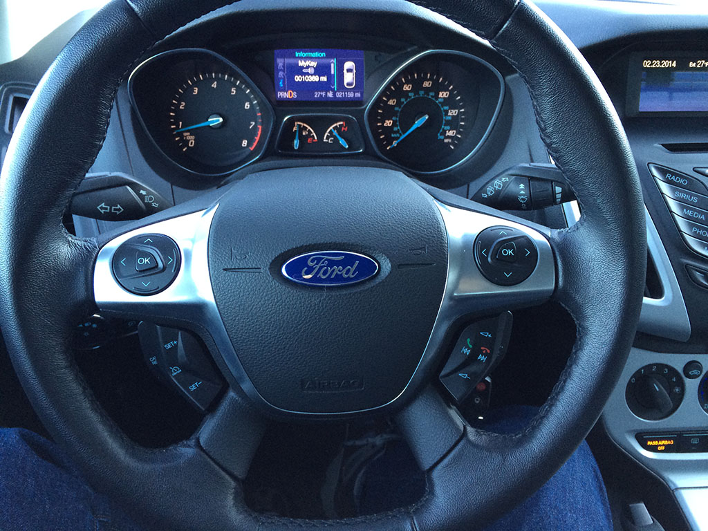 ford focus steering wheel and gauges