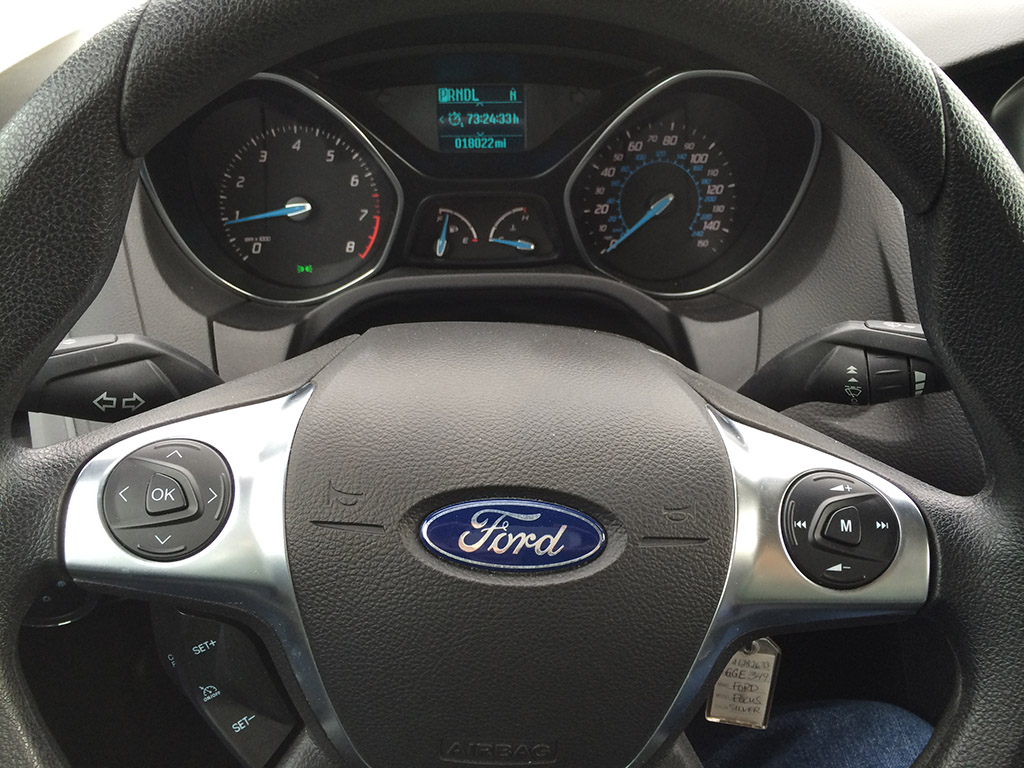 2013 ford focus steering wheel and instrument cluster