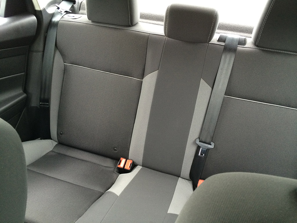 2013 ford focus back seats