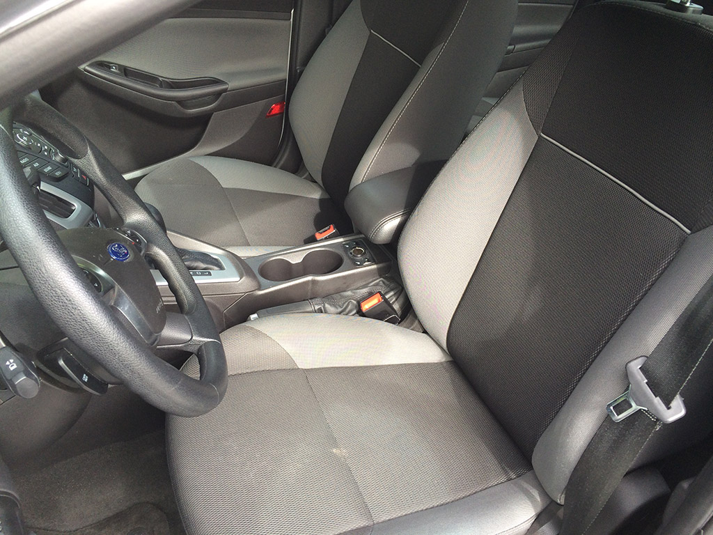 2103 ford focus front seats