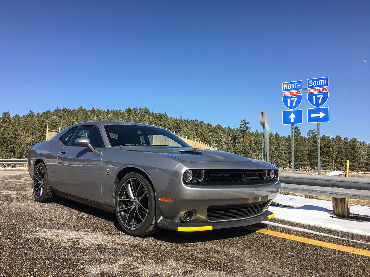 Додж челленджер 2018. Dodge Challenger r/t 2018. Dodge Challenger 2018. Dodge Challenger 2018 h. Dodge Challenger 2017-2018.