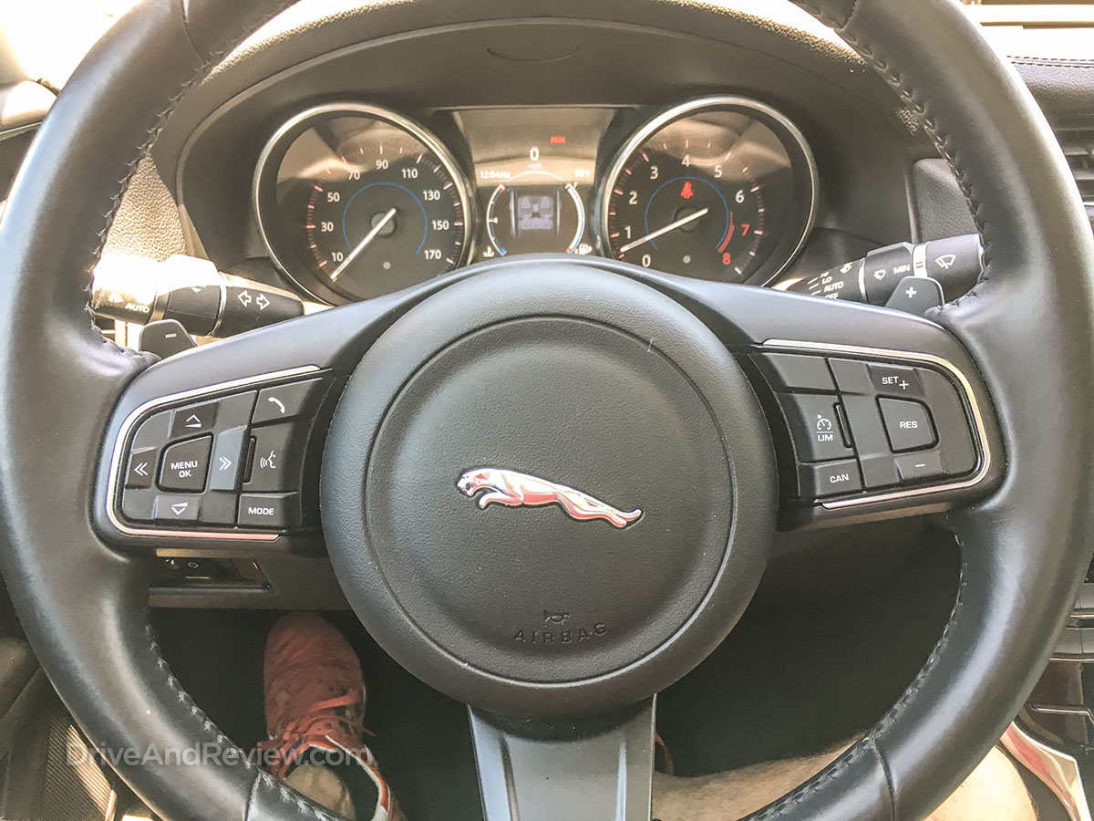 2018 Jaguar XF steering wheel and dashboard