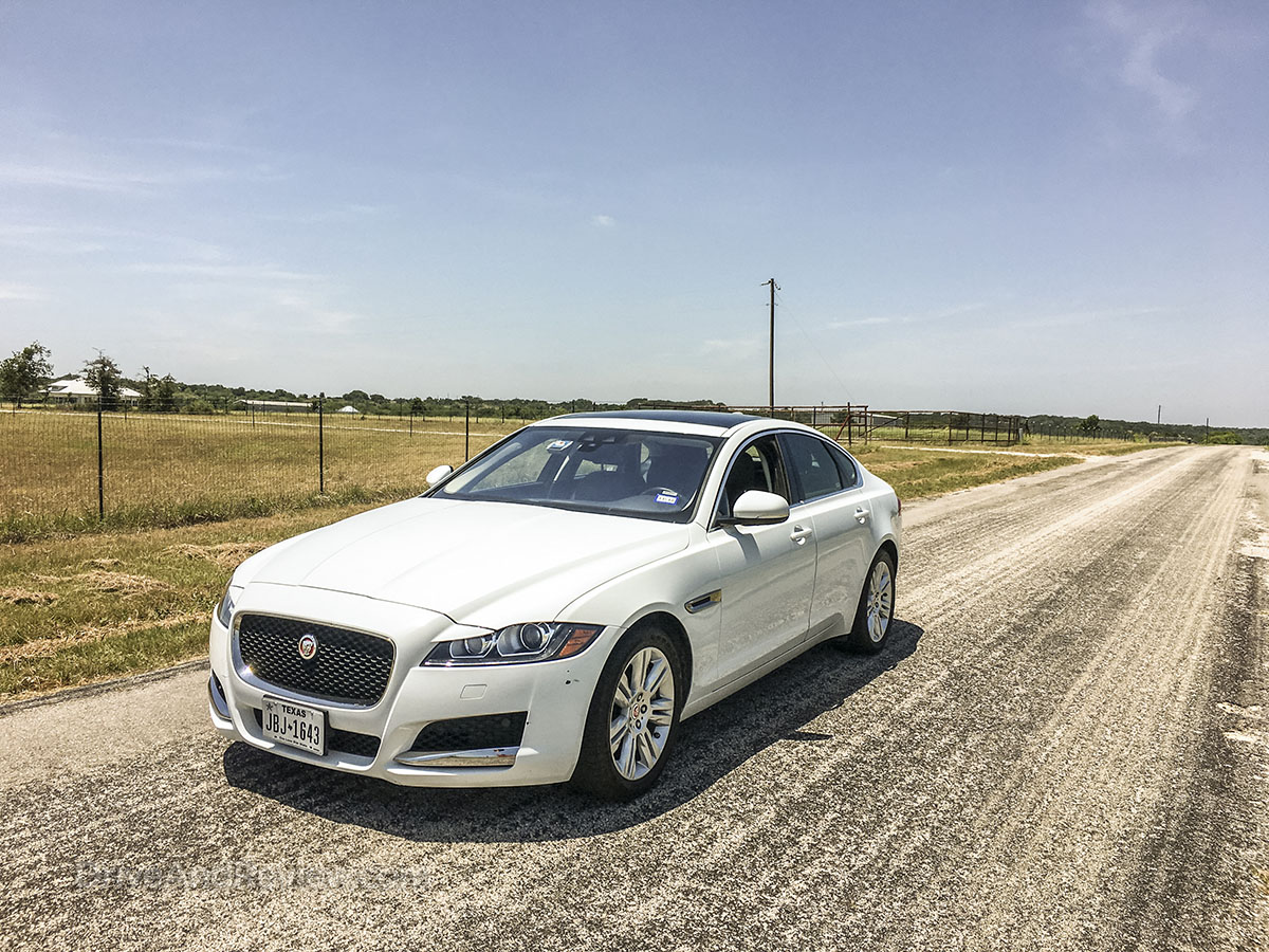 2018 Jaguar XF review pics