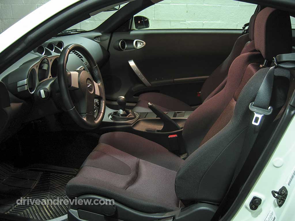 2004 350z interior