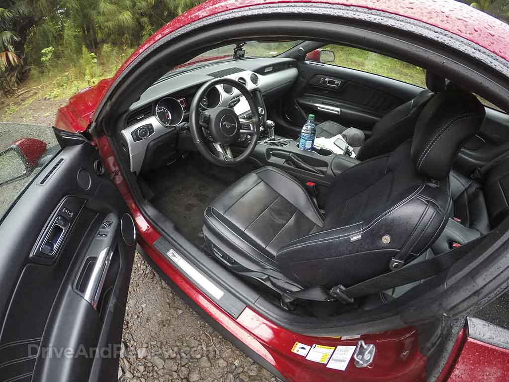 2016 Mustang GT interior 