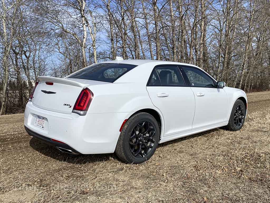 Chrysler 300 Pros and Cons