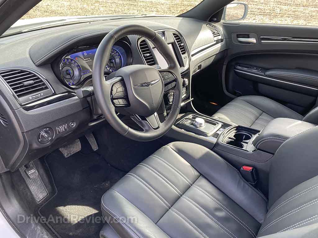 2022 chrysler 300 S interior