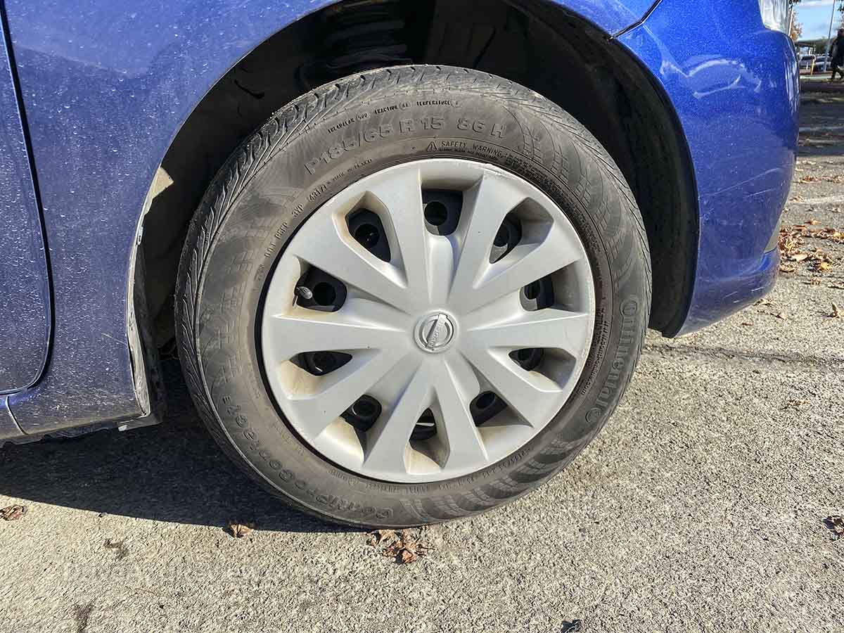 dirty Nissan Versa wheels