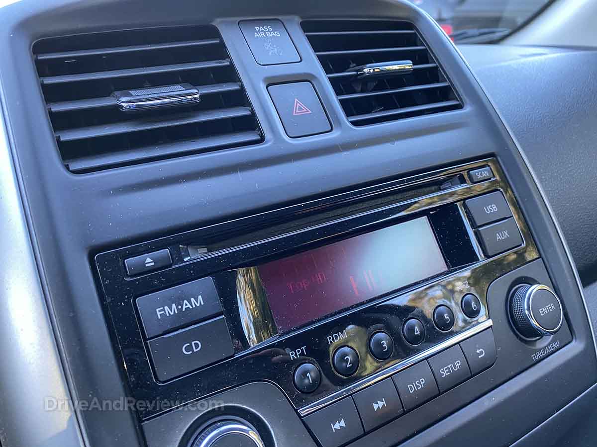 2018 Nissan Versa stereo