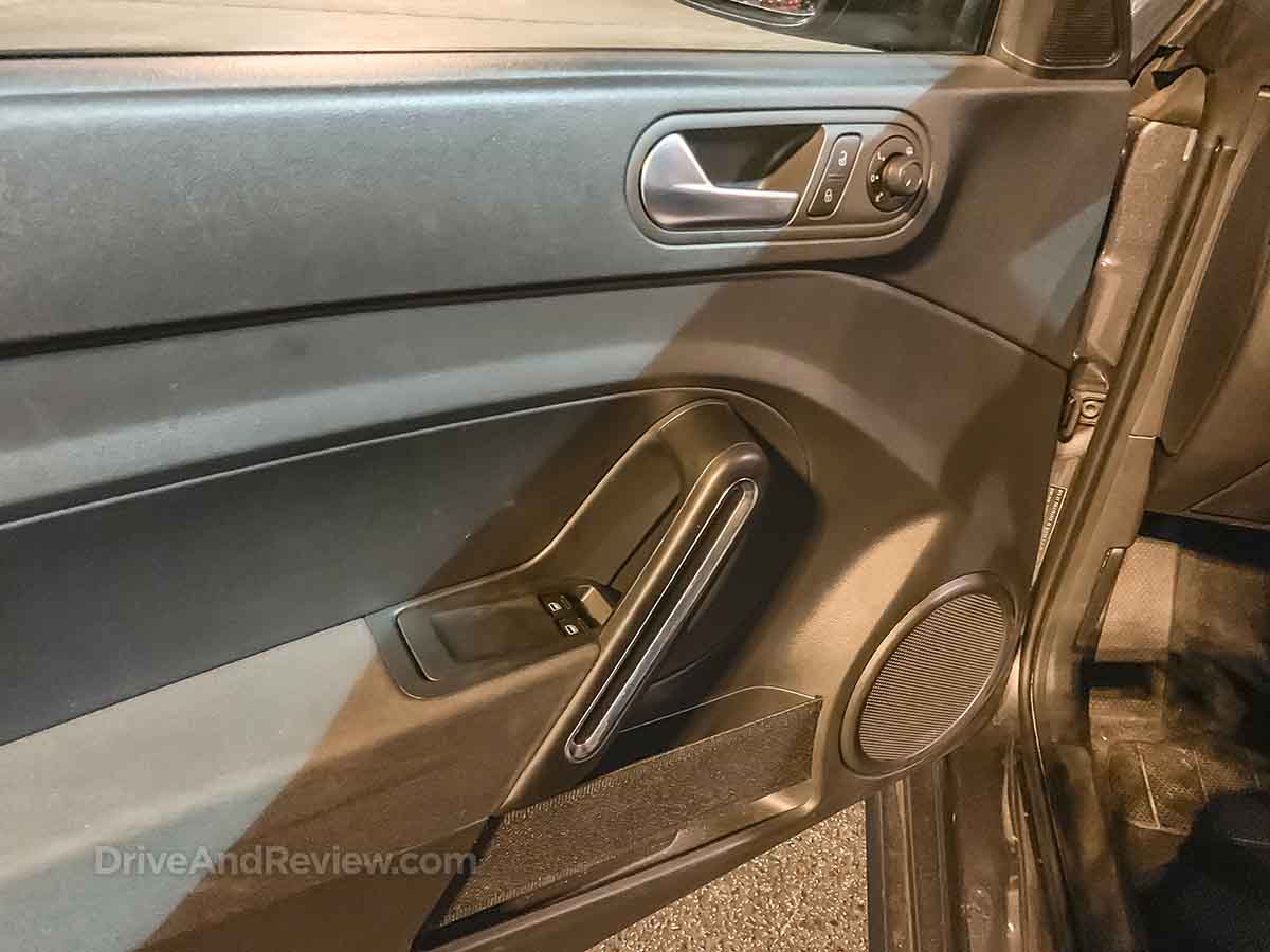 2018 Volkswagen Beetle door panel