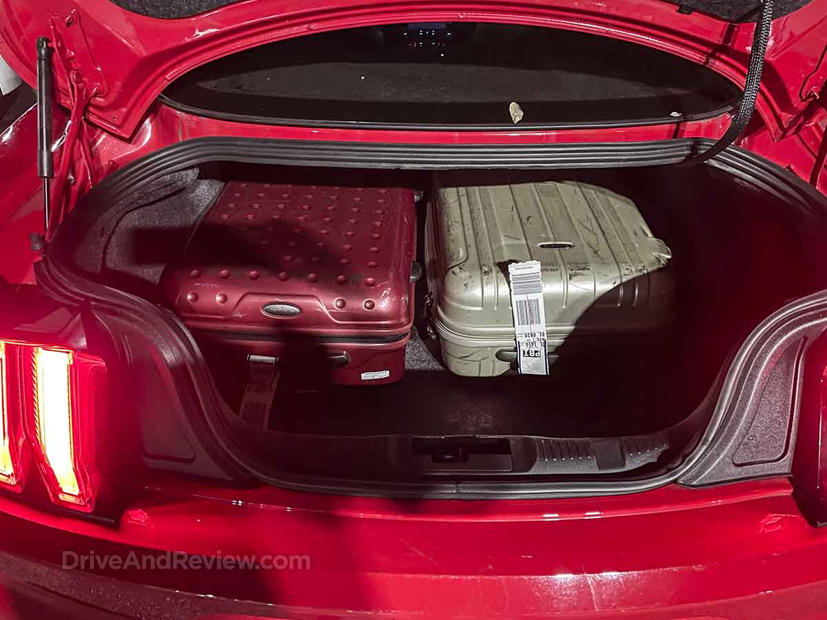 2021 Ford Mustang EcoBoost trunk opening