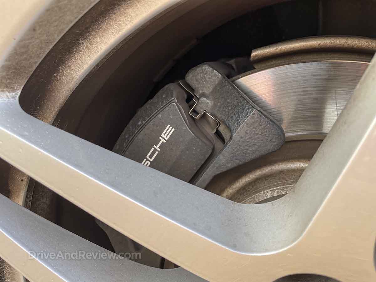 2020 Porsche Macan brakes