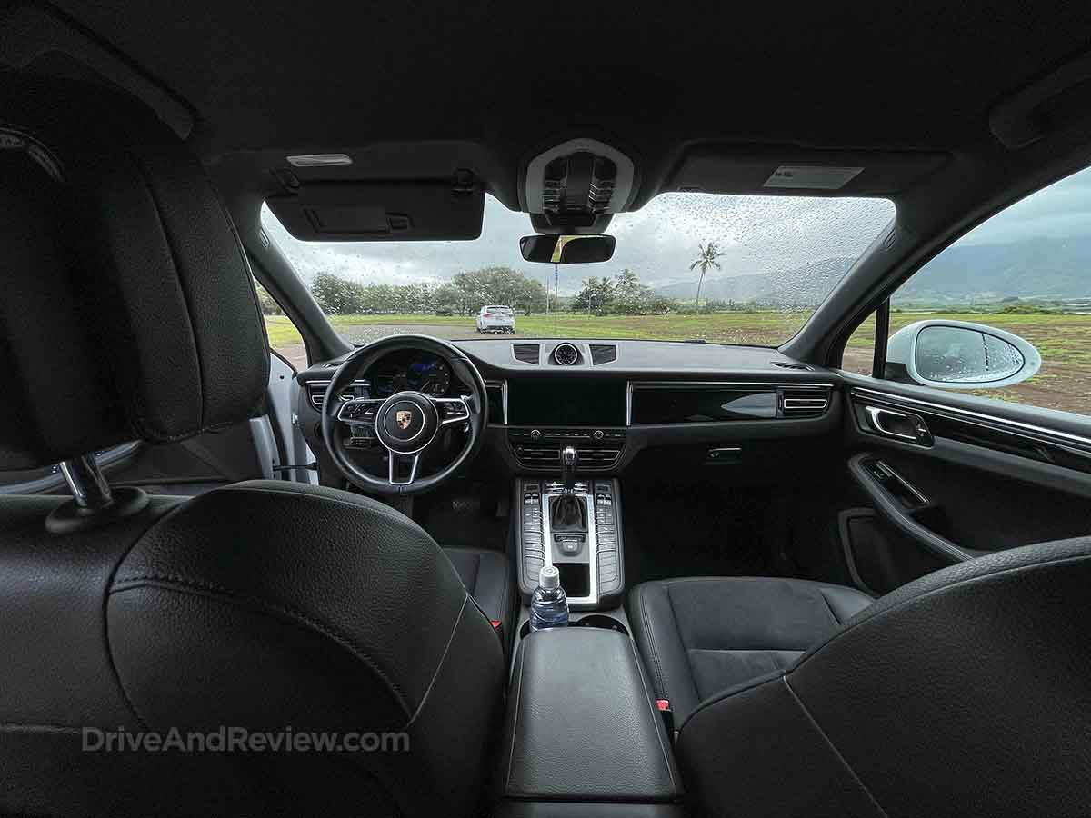 2020 Porsche Macan inside