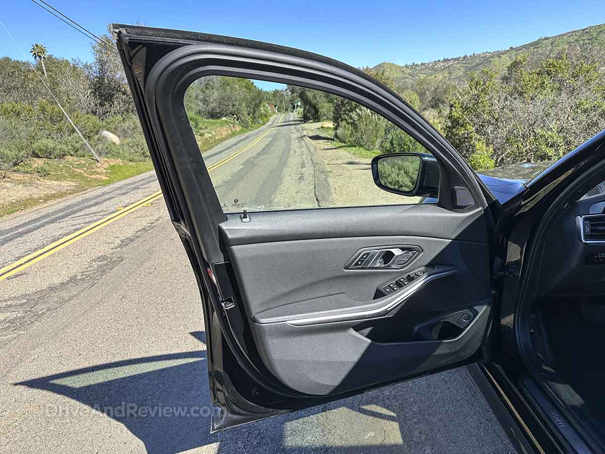 BMW 330i door