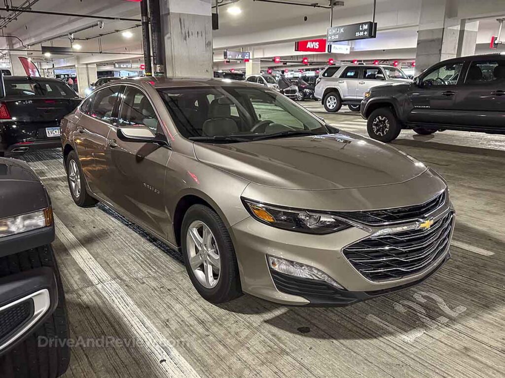 2022 chevrolet malibu in beige