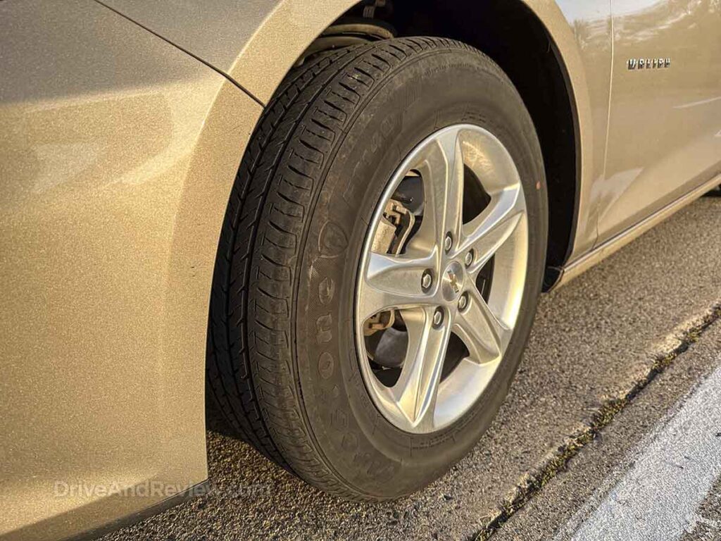 2022 chevrolet malibu base model wheels and tires