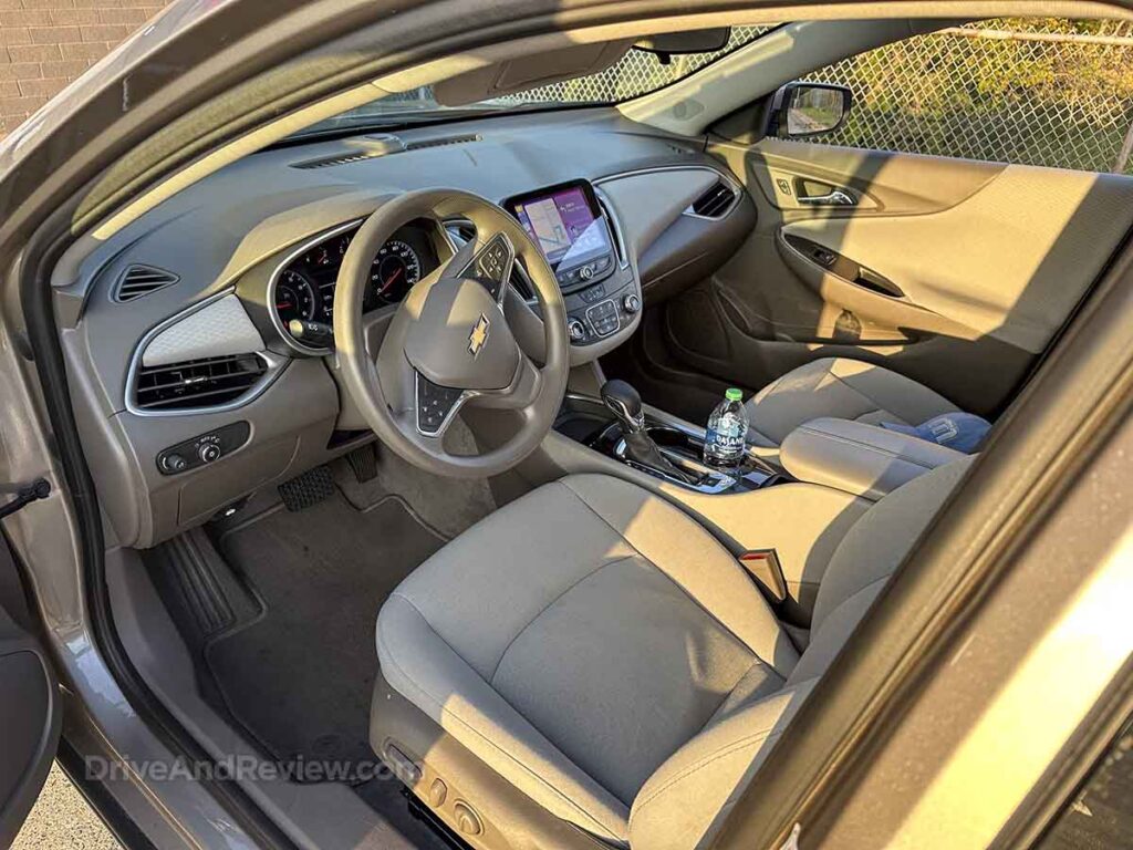 2022 Chevy Malibu interior