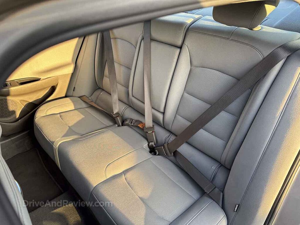 2022 chevrolet malibu rear seats