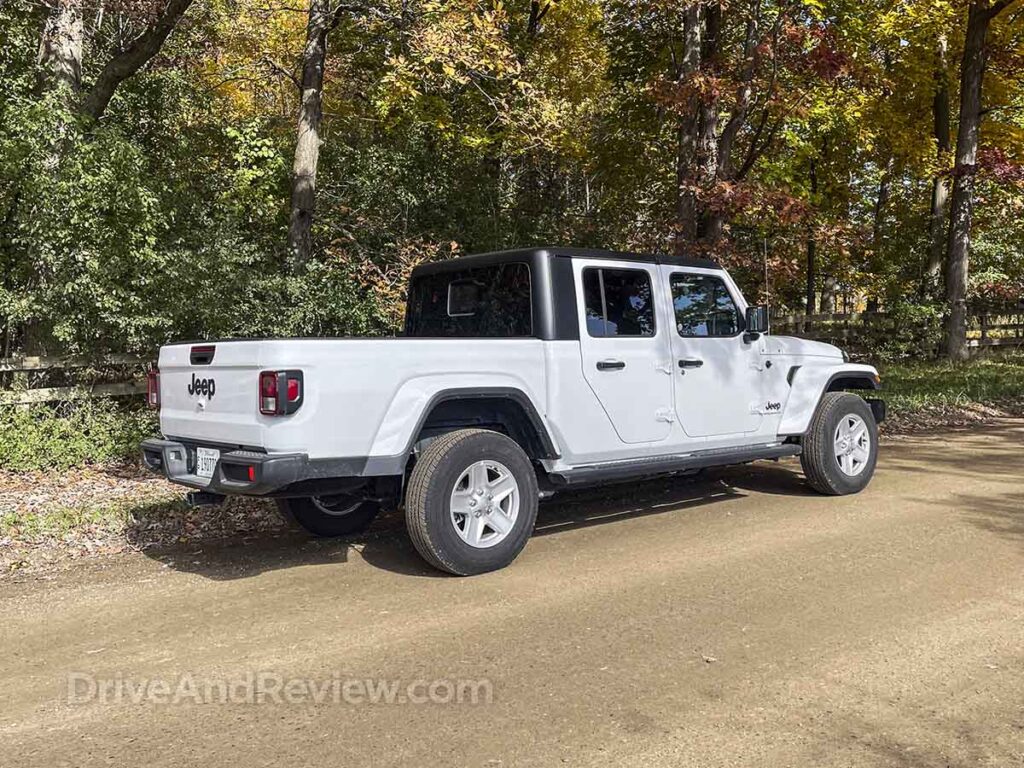 White 2023 jeep gladiator sport with black roof