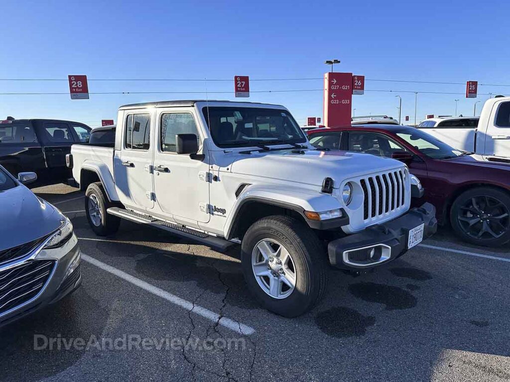 White 2023 jeep gladiator sport