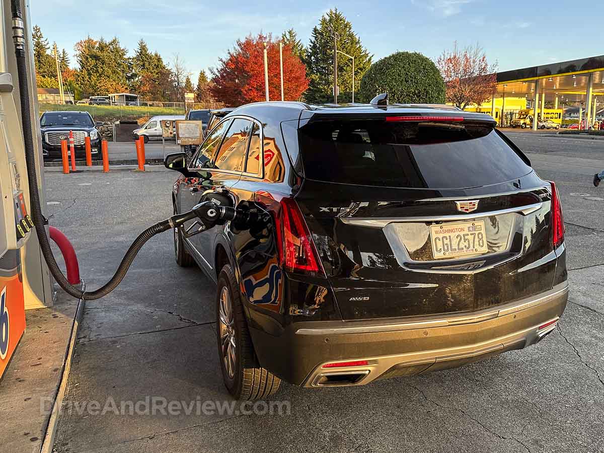 2023 cadillac xt5 at the gas station