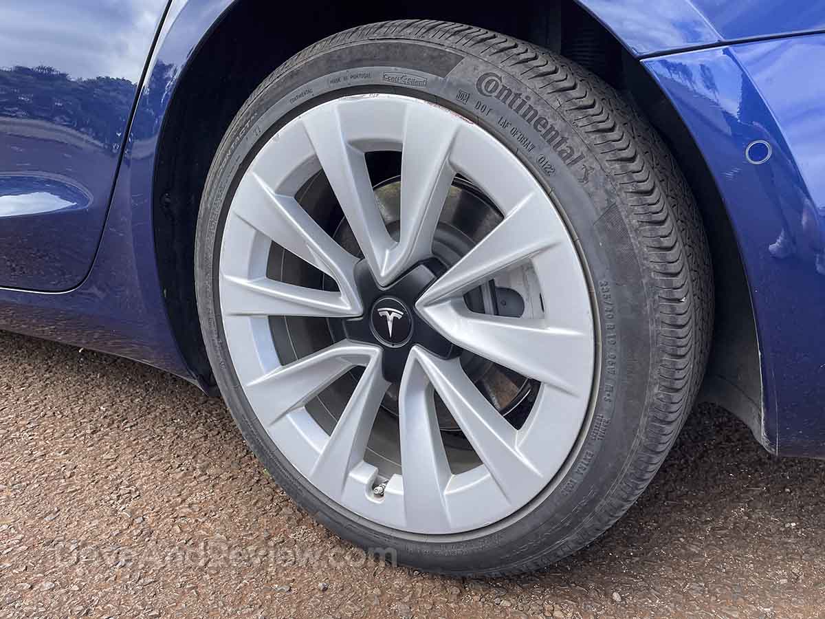 2023 Tesla Model 3 aluminum wheel