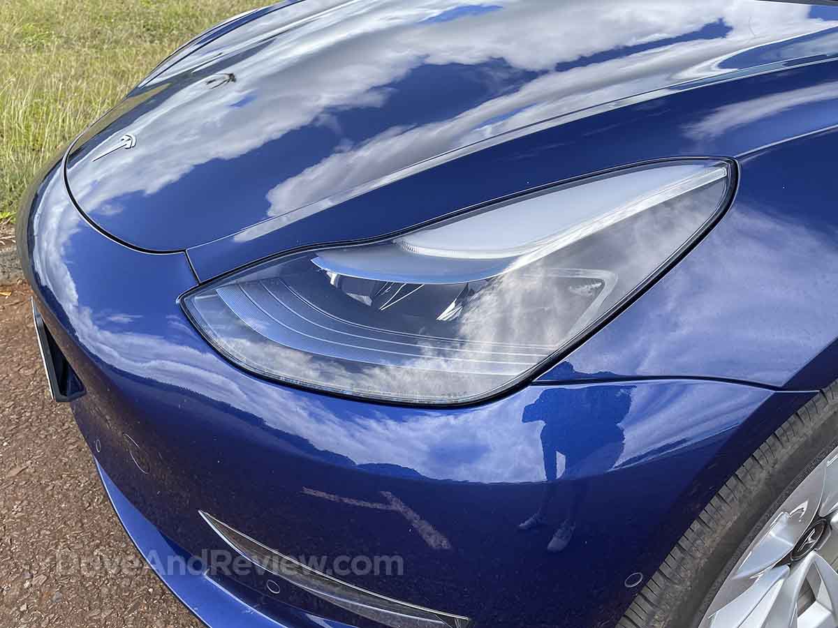 2023 Tesla Model 3 headlight