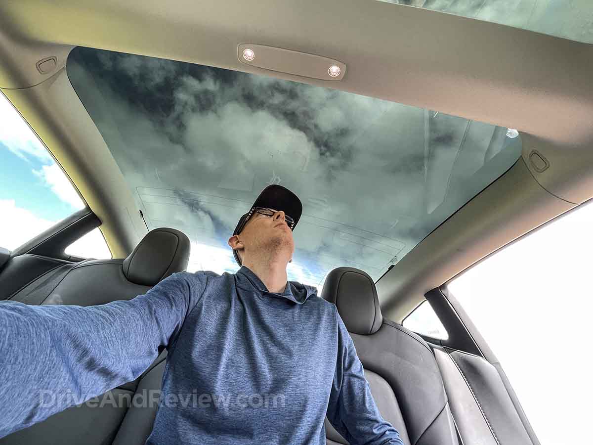 2023 Tesla Model 3 transparent roof