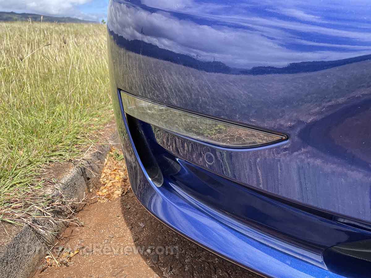 2023 Tesla Model 3 front bumper term corner light