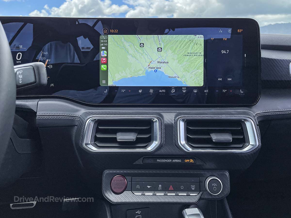 2025 Ford Mustang Apple CarPlay