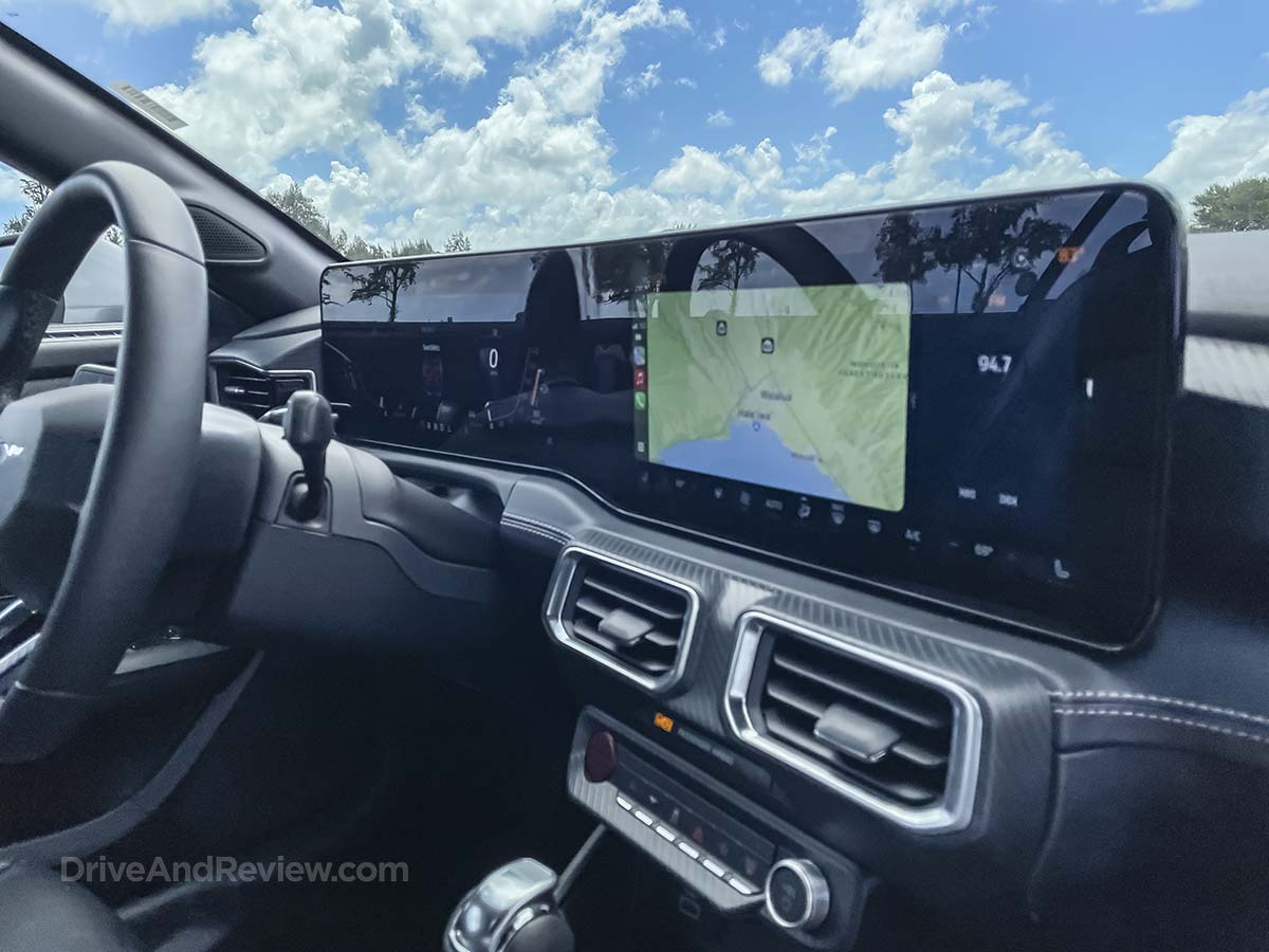 2025 Ford Mustang flat panel infotainment screen