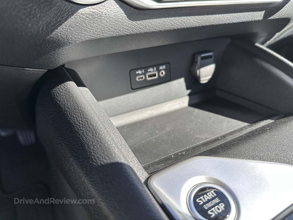 2026 Nissan Altima USB power outlets