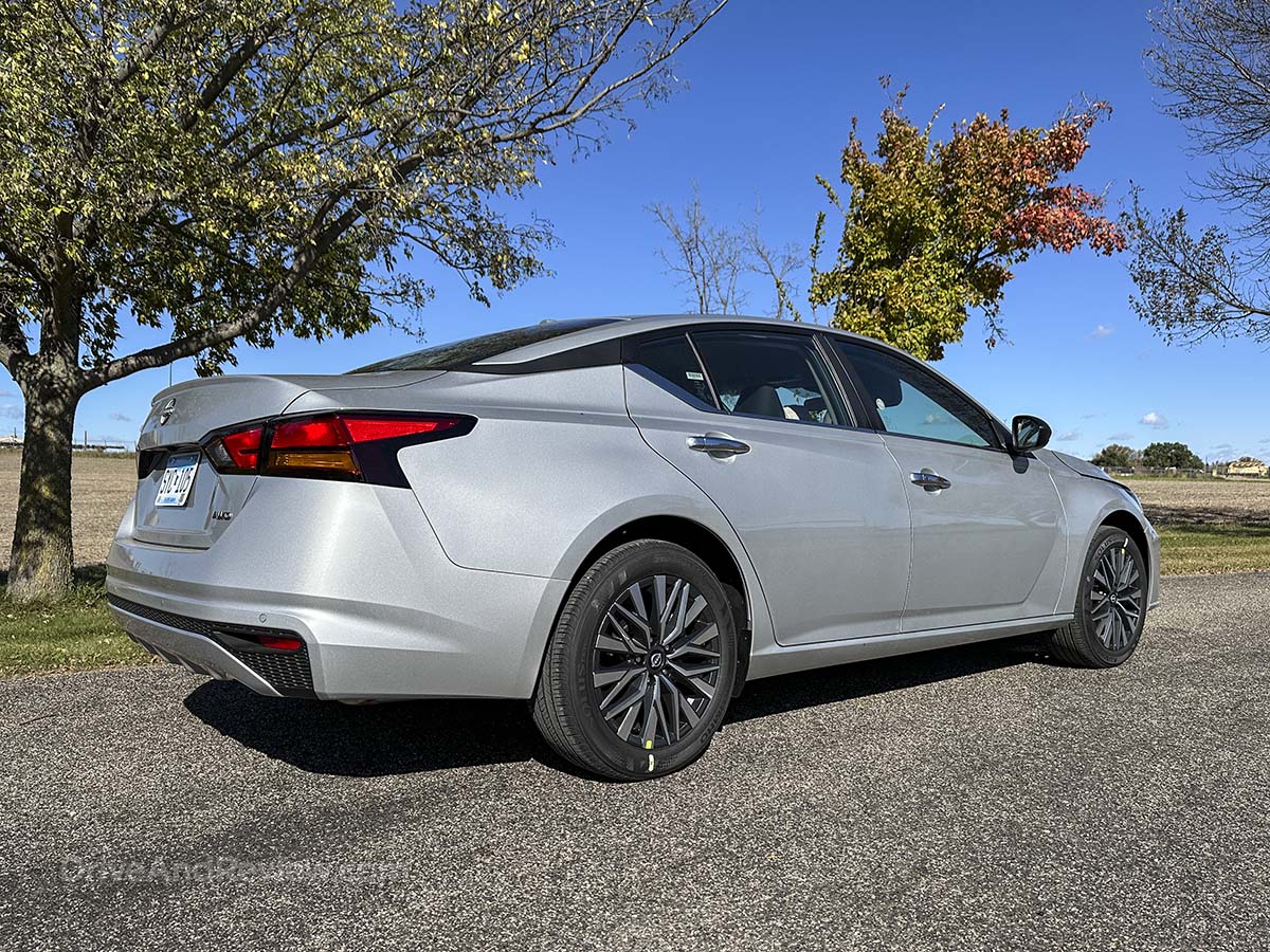 Silver 2026 Nissan Altima low rear 3/4 view